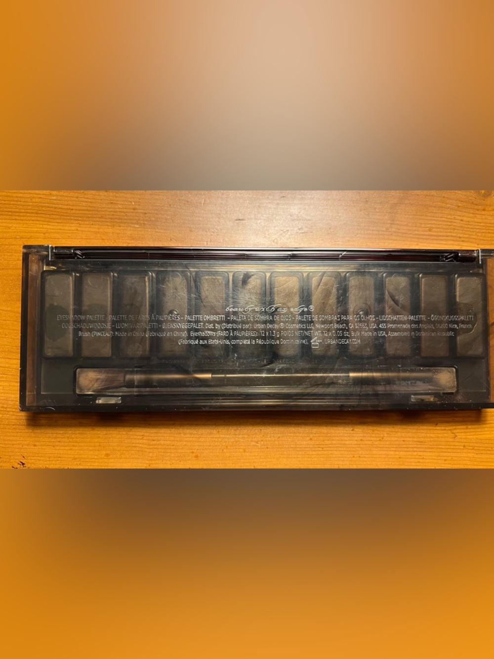 Urban Decay Naked Smoky Palette with Brush - Picture 2 of 3
